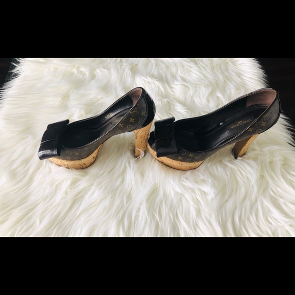 Authentic Louis Vuitton cute shoes - Picture 7 of 9